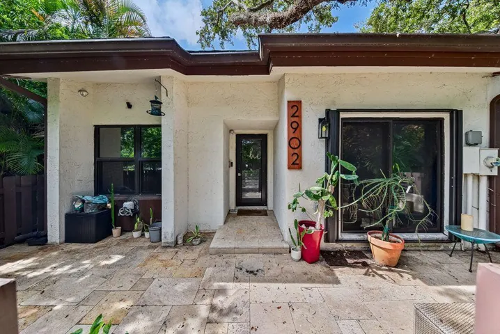 Front entrance with Travertine walkway