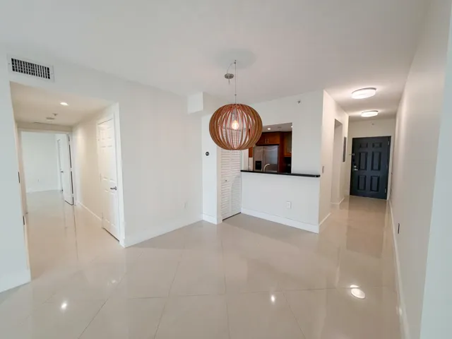 LIVING/DINING
