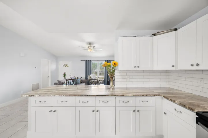 15-web-or-mls-1098 SW Janette Ave - 15