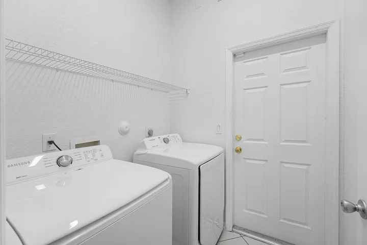 013-5427ClubCircle-Haverhill-FL-33415-SM