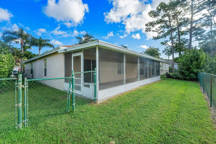 025-5427ClubCircle-Haverhill-FL-33415-SM