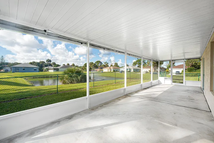 022-5427ClubCircle-Haverhill-FL-33415-SM