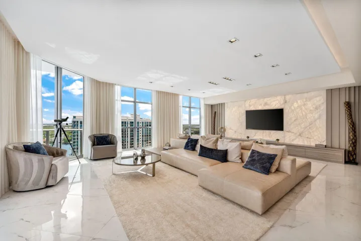 17301 Biscayne Blvd_1oakstudios_12