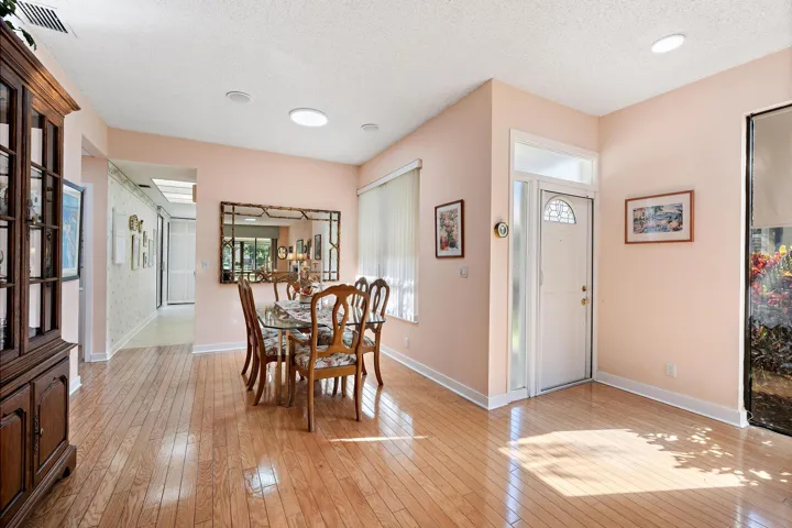 275 Old Meadow Way-8
