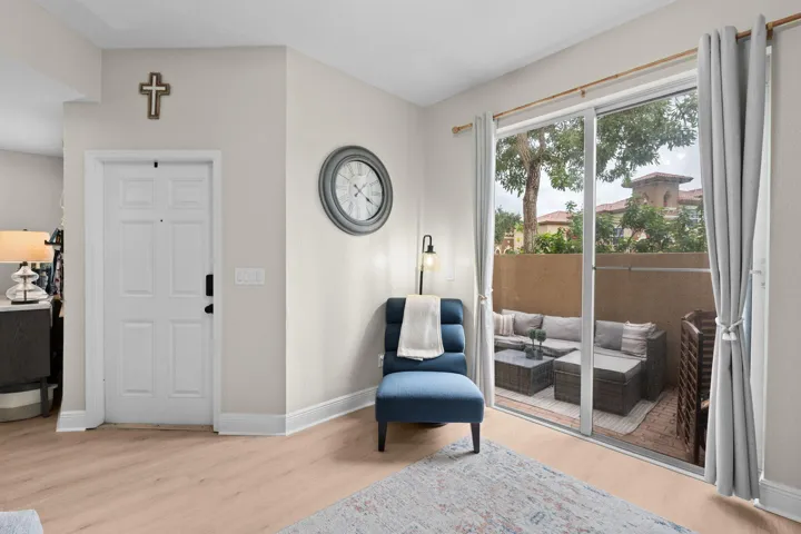 8-web-or-mls-A7408878