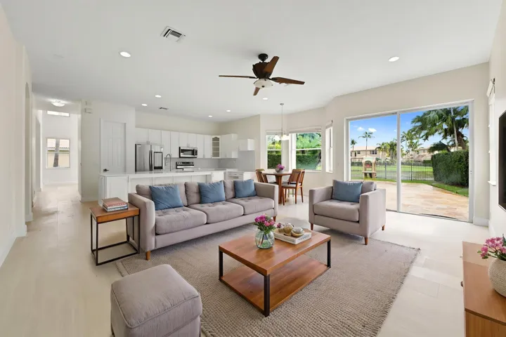 17-Living-room-03_VS