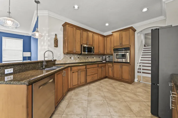 12 Kitchen 02
