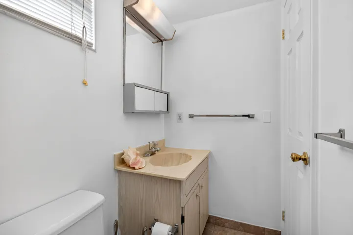 2nd bathroom