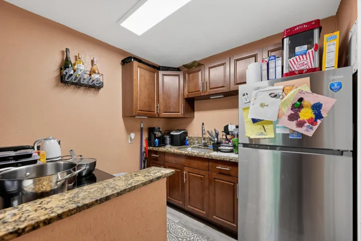 19_628_58th_St-Kitchen-0235