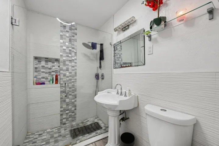 31_628_58th_St-Bathroom-1--1