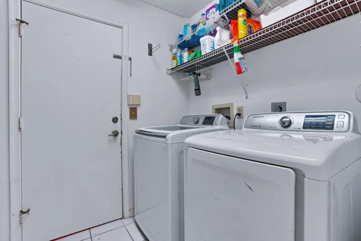 WASH ROOM UNDER A/C