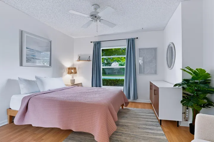 GUEST BEDROOM (1)