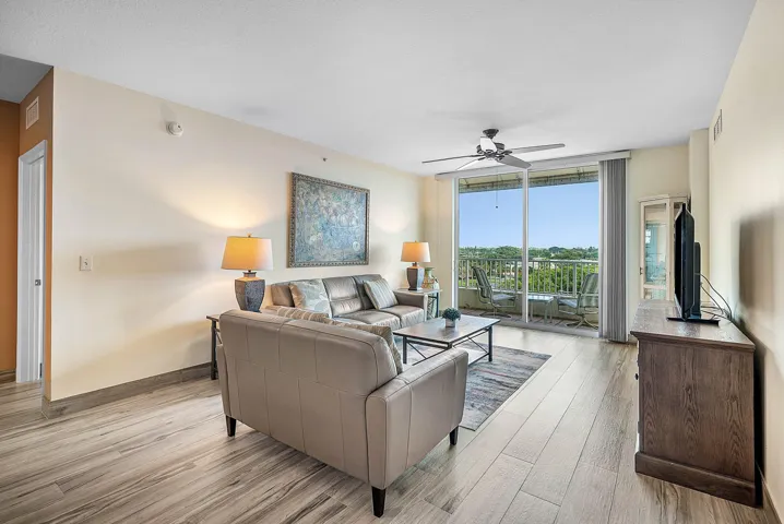 004-700EastBoyntonBeachBoulevard-710-Boy