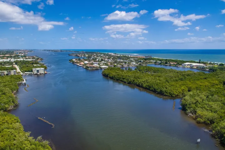 049-700EastBoyntonBeachBoulevard-710-Boy