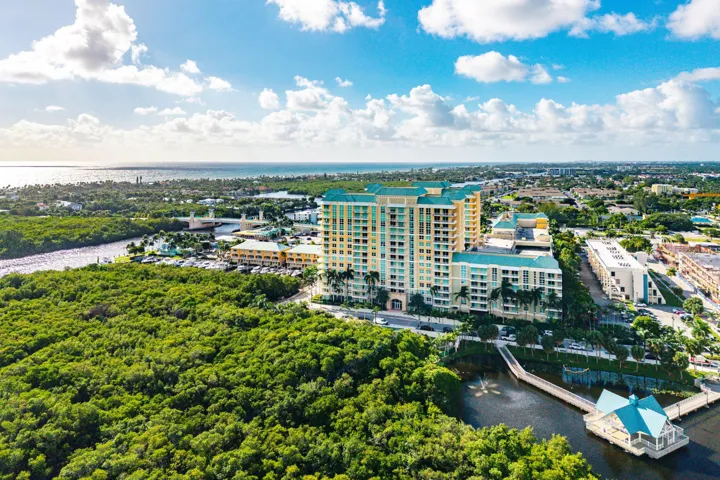045-700EastBoyntonBeachBoulevard-710-Boy