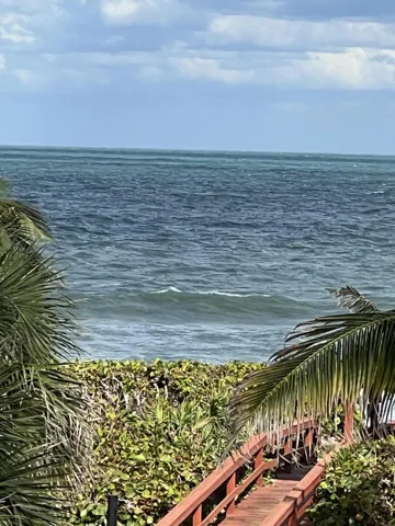 MASTER BEDRM OCEAN VIEWS