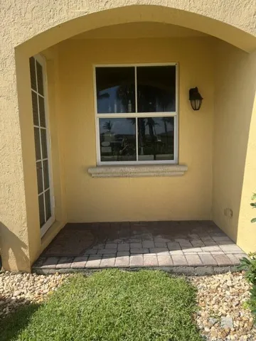 1ST FLOOR PATIO
