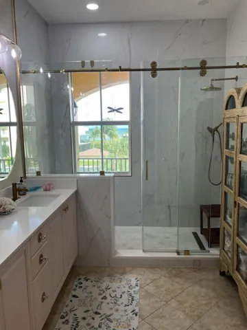 UPGRADED HUGE SHOWER