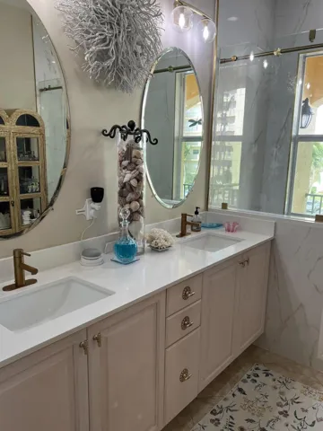 MASTER ENSUITE