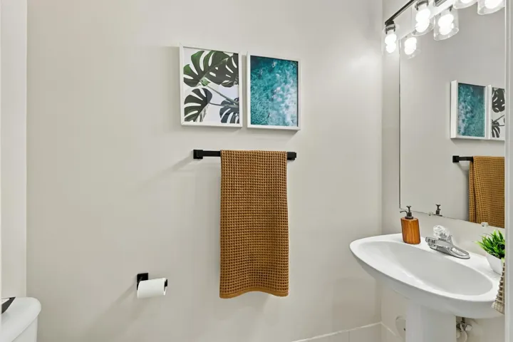 Guest bathroom​​‌​​​​‌​​‌‌​‌‌​​​‌‌​‌​‌​‌​​​‌​​ downstairs.