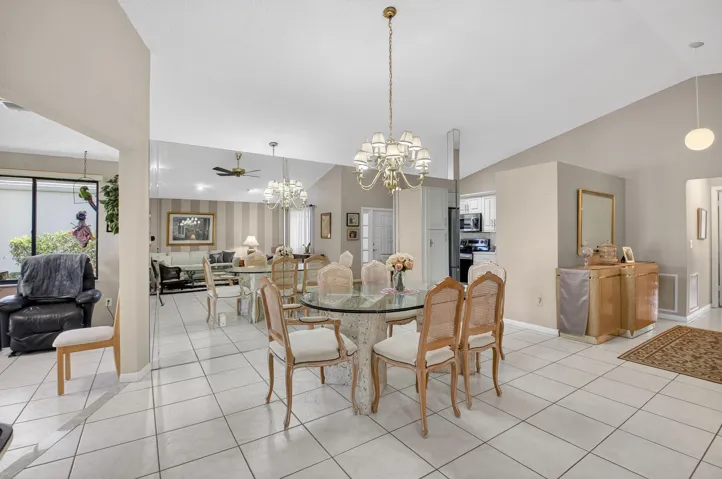 DINING AREA 5