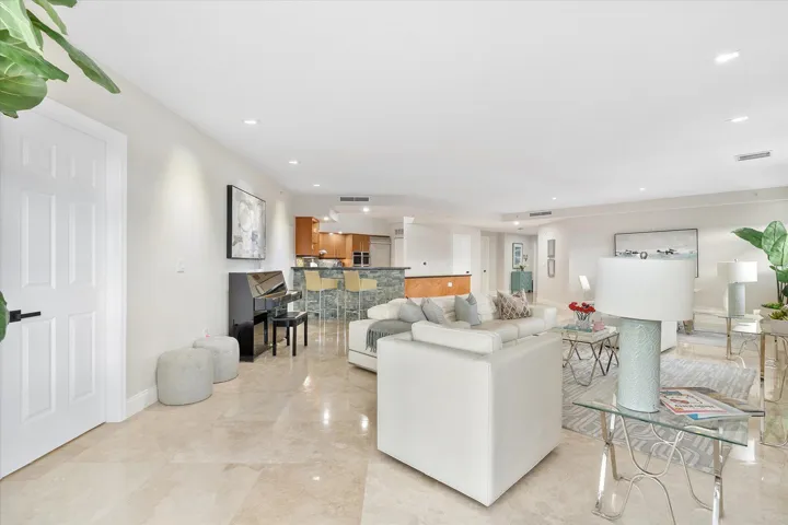 17-615 Bayshore Dr 603_017