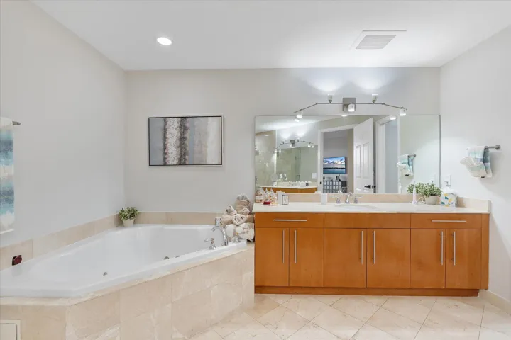 42-615 Bayshore Dr 603_042