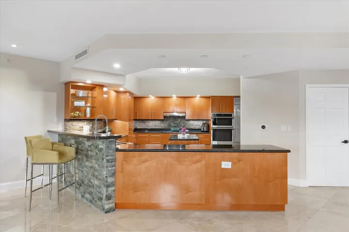24-615 Bayshore Dr 603_024