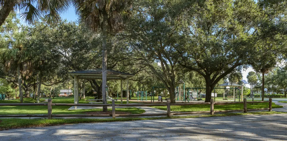 Pine Breeze Park - 7 Homes Away