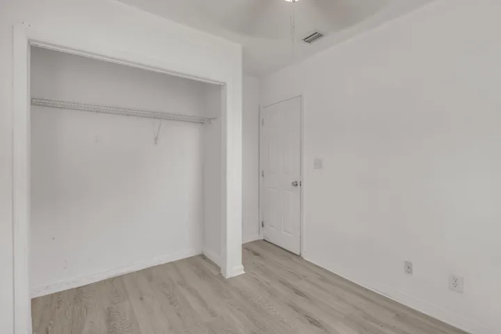 26-web-or-mls-880NW33Ter-26