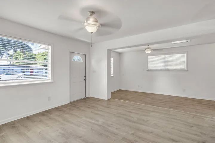 21-web-or-mls-880NW33Ter-21