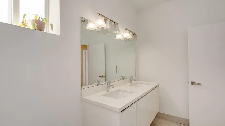 10241_NW_72nd_Ter-65