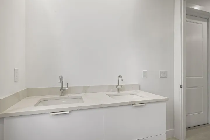 4606 Hibiscus - MLS - 023