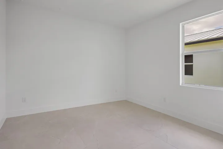 4606 Hibiscus - MLS - 025