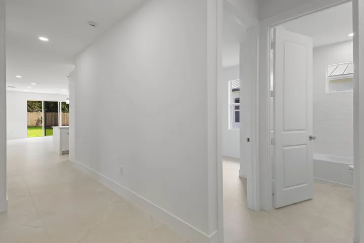 4606 Hibiscus - MLS - 003