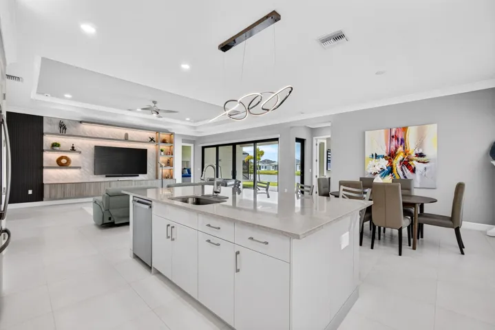 OPEN CONCEPT KITCHEN GREAT ROOM, FORMAL DINING