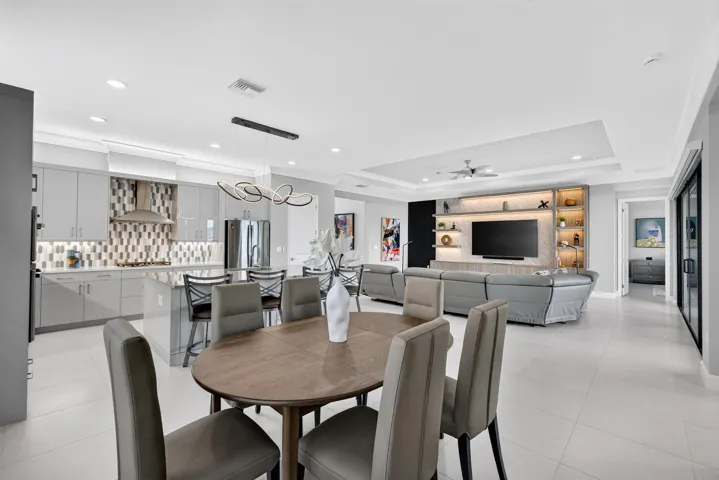 KITCHEN DINING ROOM