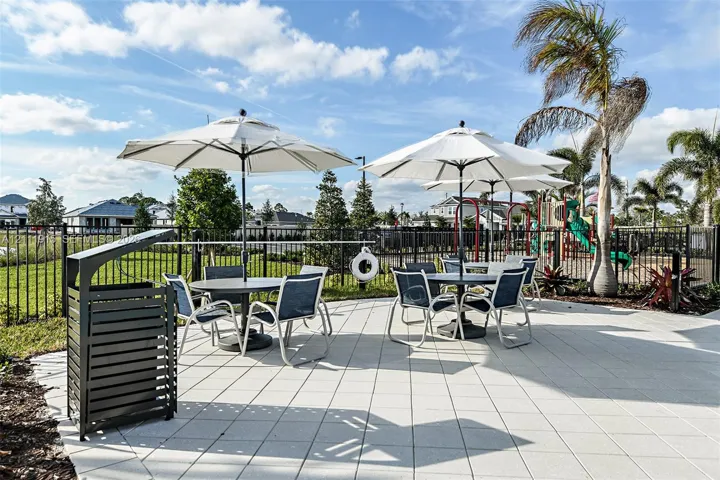 Veranda Oaks Community