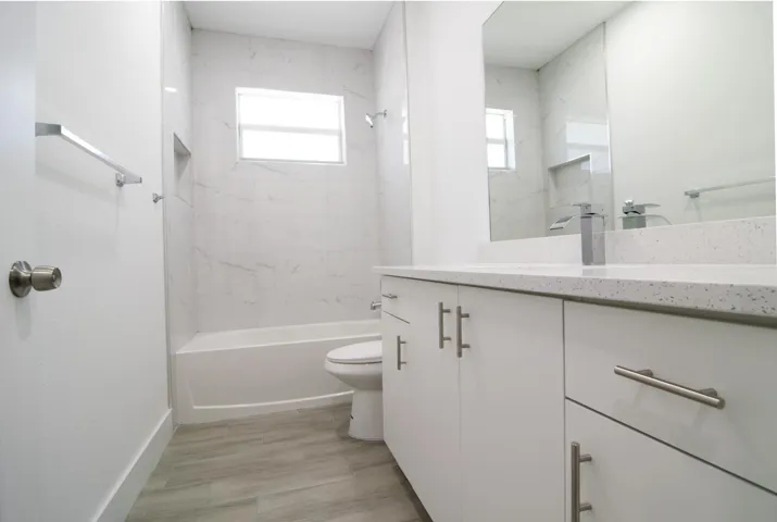 Full Bathroom with Bathtub