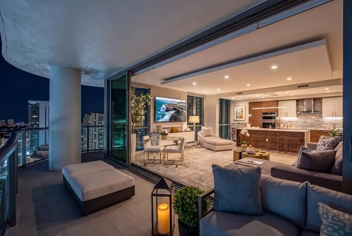 15 Terrace Into the Great Room, Night (E