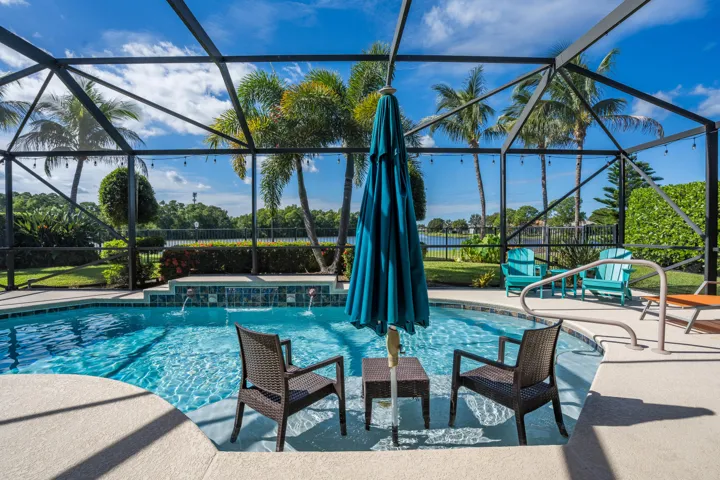 460 SW Vista Lake Drive-1