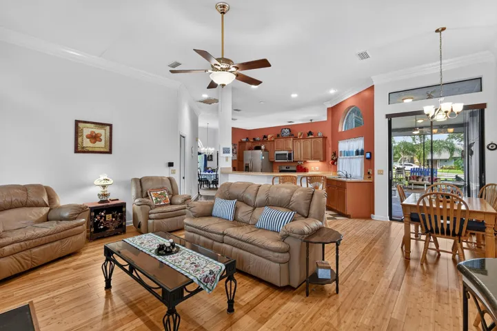 6508KingsHwy(17)