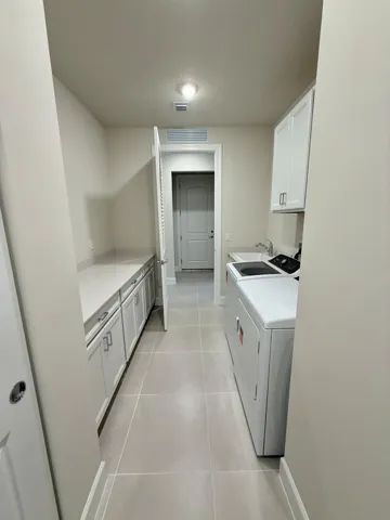 Laundry Room Passthrough
