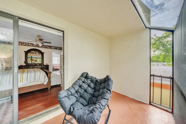 19 Balcony (2)