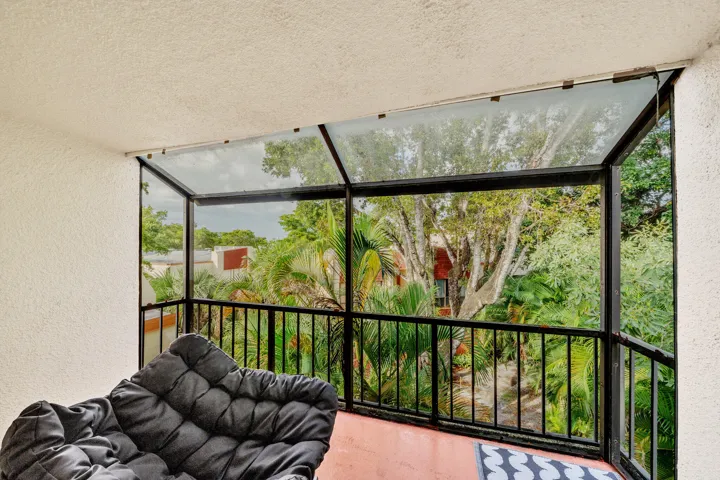 19 Balcony (1)
