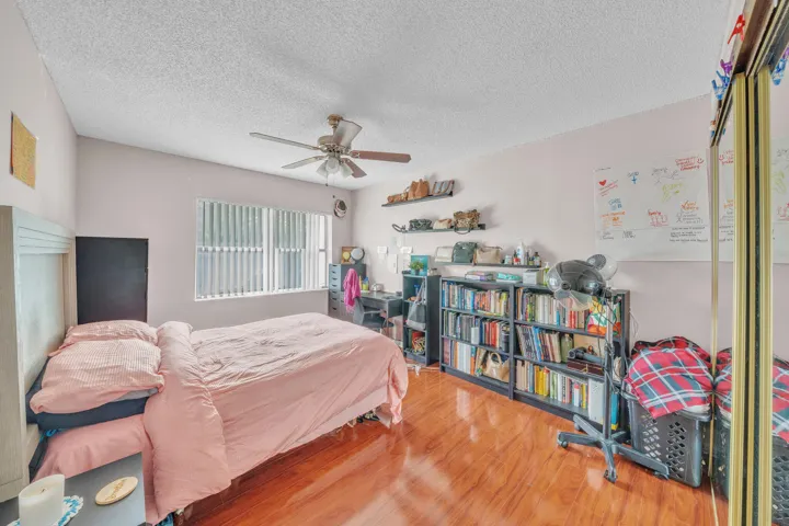 17 Guest Bedroom A (1)