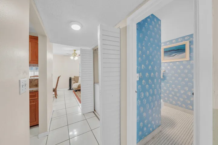 7 Foyer