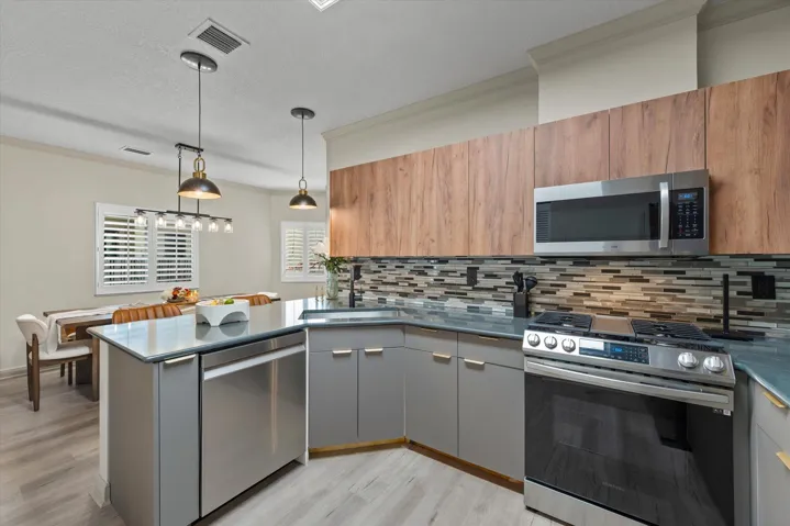 11-604 SW 8th Ave, Fort Lauderdale-40