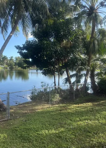 BEAUTIFUL LAKEVIEW