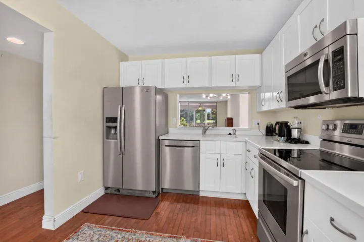 eat in kitchen